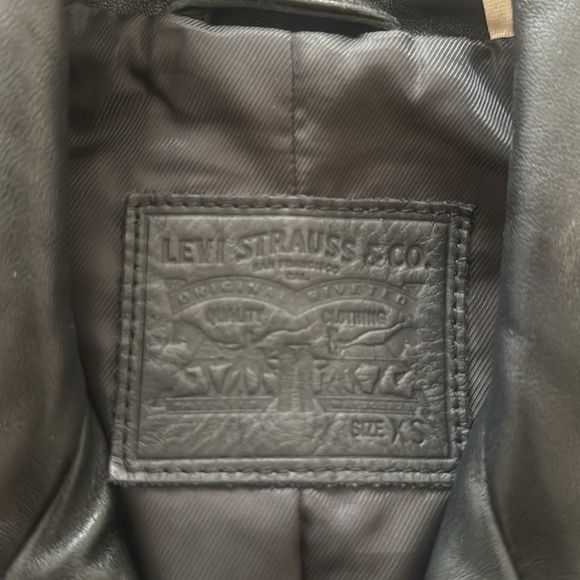 Levi’s Jacket - Picture 2 of 4